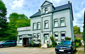 Haus Medaillon